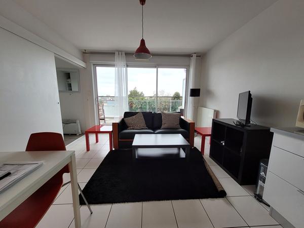 BAIL MEUBLÉ - Joli T2 meublé à Louer proche du centre ville avec terrasse, parking et ascenseur , Concarneau