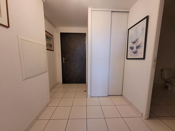 BAIL MEUBLÉ - Joli T2 meublé à Louer proche du centre ville avec terrasse, parking et ascenseur , Concarneau
