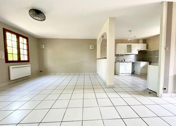 BRISSAC  - RARE SUR LE SECTEUR  - MAISON AU CALME, 4 CHAMBRES + BUREAU, GARAGE 30 m² ET 80 m² DE COMBLES AMÉNAGEABLES