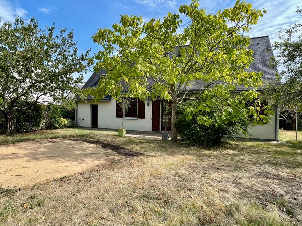 BRISSAC  - RARE SUR LE SECTEUR  - MAISON AU CALME, 4 CHAMBRES + BUREAU, GARAGE 30 m² ET 80 m² DE COMBLES AMÉNAGEABLES