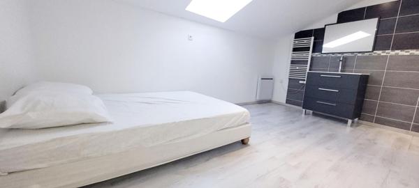 Maison T5 avec grand garage et cour à Armissan