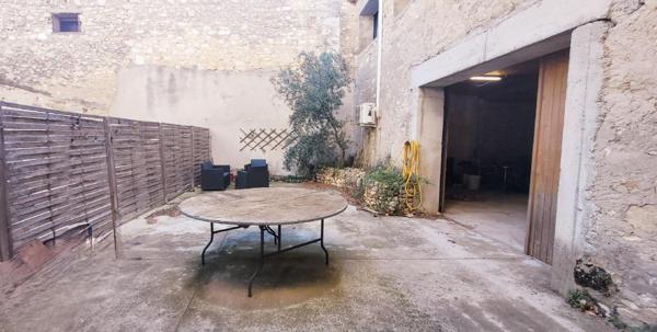 Maison T5 avec grand garage et cour à Armissan