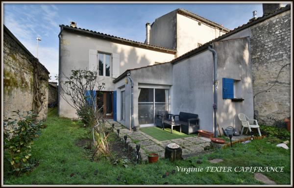 Maison à vendre 4 pièces SAINT JEAN D'ANGELY (17) avec jardin et garage