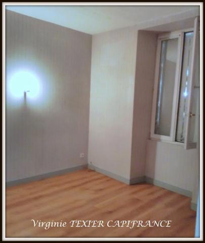 Maison à vendre 4 pièces SAINT JEAN D'ANGELY (17) avec jardin et garage