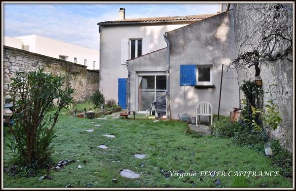 Maison à vendre 4 pièces SAINT JEAN D'ANGELY (17) avec jardin et garage