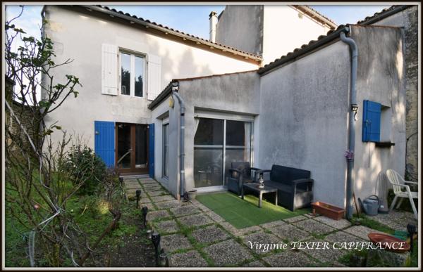 Maison à vendre 4 pièces SAINT JEAN D'ANGELY (17) avec jardin et garage