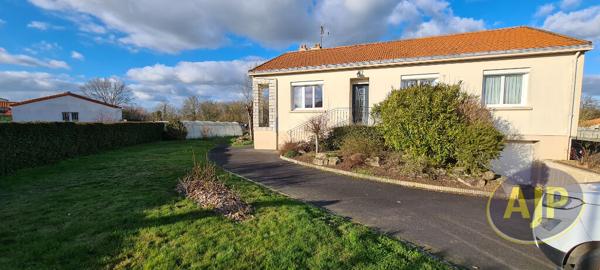 Location maison Montaigu : 1 048 € - AJP Immobilier Montaigu
