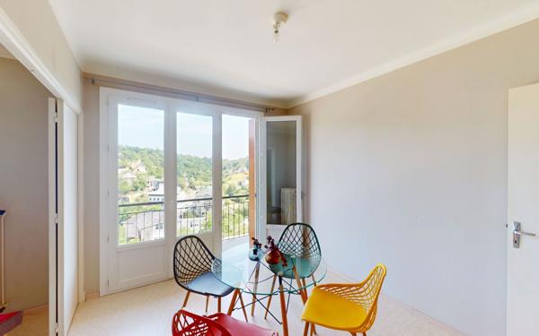 Appartement à vendre    3 pièces • 76,73 m2 Le Monastère