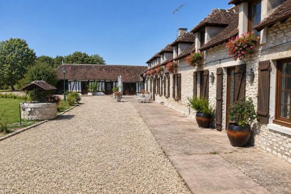 Vente / Corps de ferme à Beaune-la-Rolande (45340)