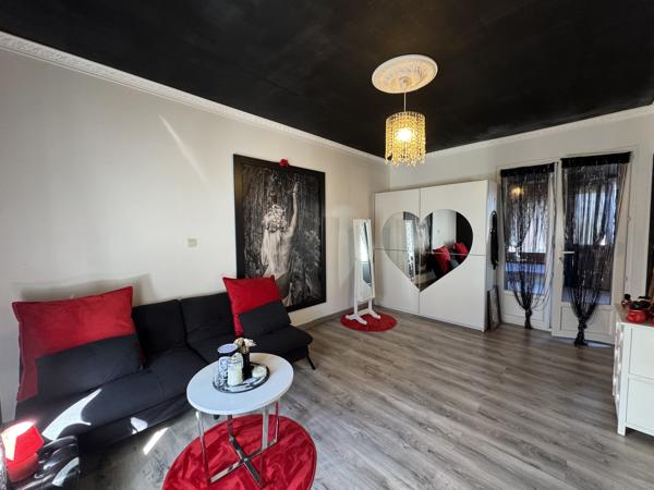 À LOUER – Communay - Maison meublée de 120 m² avec terrasse, jacuzzi et studio indépendant Communay (69360)