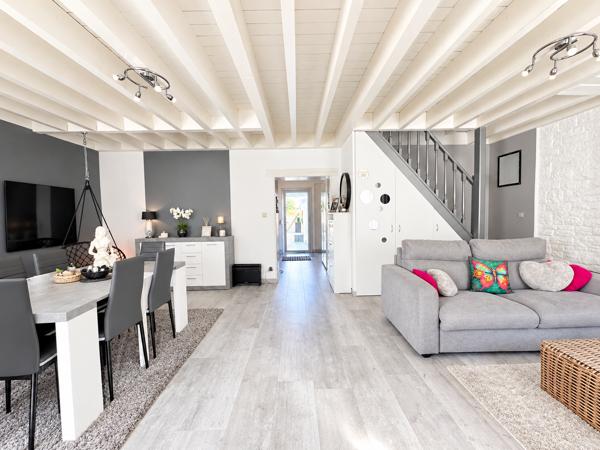 À LOUER – Communay - Maison meublée de 120 m² avec terrasse, jacuzzi et studio indépendant Communay (69360)