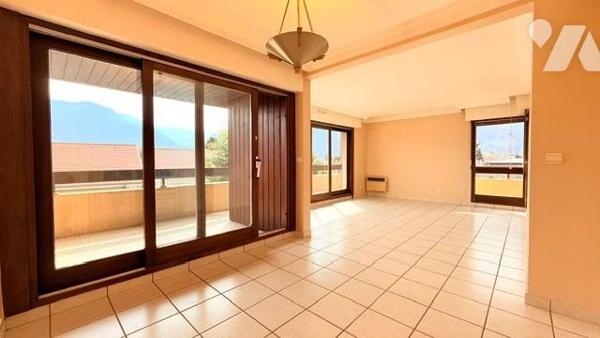 Appartement T4, cave et garage