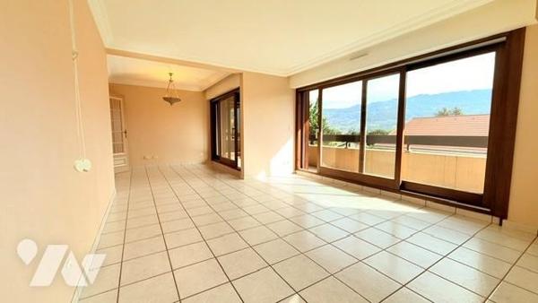 Appartement T4, cave et garage