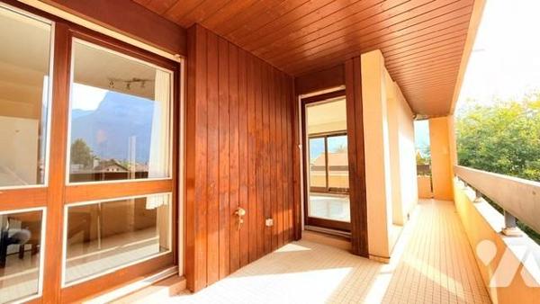 Appartement T4, cave et garage