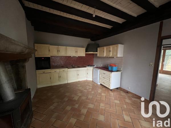 Maison 5 pièces de 135 m² à Saint-Sulpice-les-Feuilles (87160)