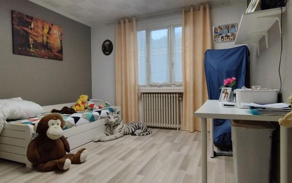 Maison à vendre    4 pièces • 134,90 m2 Champigny-sur-Marne