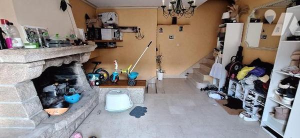 IMMEUBLE DE RAPPORT en placement n°1 comprenant:

- Rez de chaussée : local commercial (loué)...