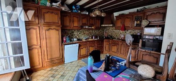 IMMEUBLE DE RAPPORT en placement n°1 comprenant:

- Rez de chaussée : local commercial (loué)...