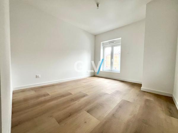 Immeuble pour Investisseur, NEUF, avec 466.77m2 + Jardin + Stationnements , Valenciennes