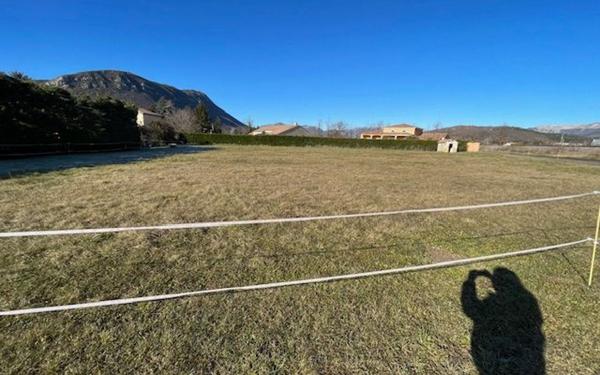 Terrain à vendre    Laragne-Montéglin