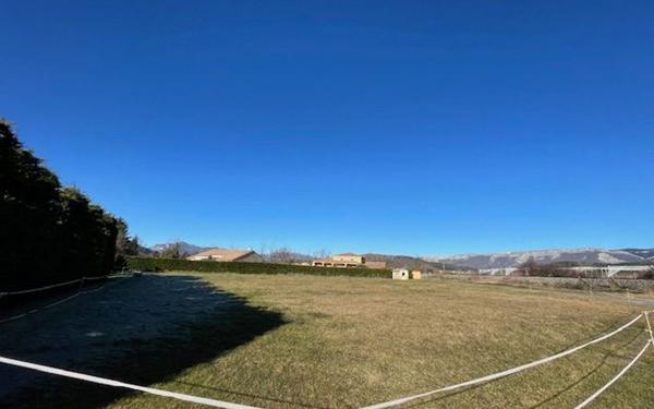 Terrain à vendre    Laragne-Montéglin