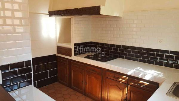 Ensemble immobilier avec parking