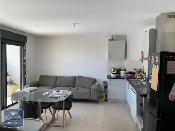 Appartement à louer 2 pièces 44.3m² Saint-Denis (97417)