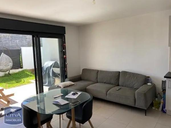 Appartement à louer 2 pièces 44.3m² Saint-Denis (97417)