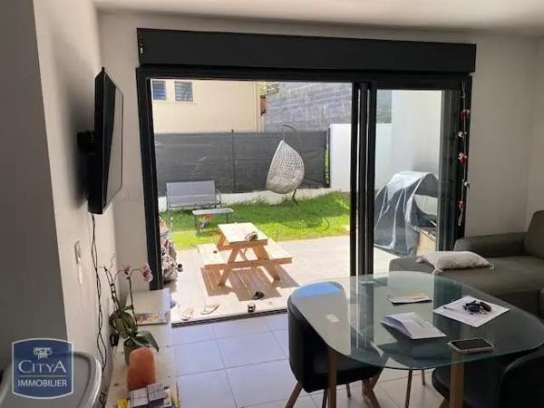 Appartement à louer 2 pièces 44.3m² Saint-Denis (97417)