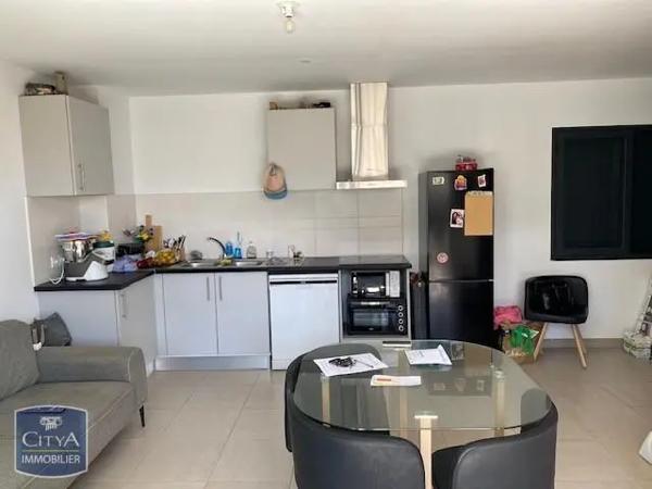 Appartement à louer 2 pièces 44.3m² Saint-Denis (97417)