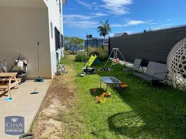 Appartement à louer 2 pièces 44.3m² Saint-Denis (97417)