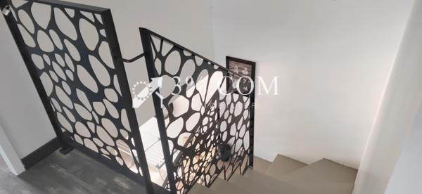 Maison 7 pièce(s) 5 chambre(s) 143 m²