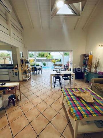 Vente Maison111 m² - 4 Pièces - 97118 (97118)