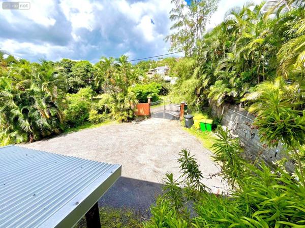 Maison individuelle à vendre à Saint-Paul à la Réunion (97460), ref : 97424/251   
BELLEMENE
