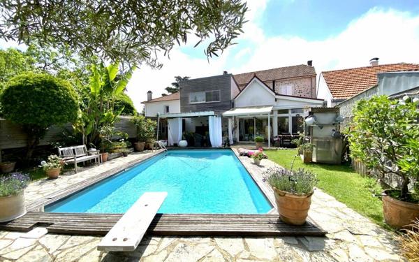 Maison à vendre    4 pièces • 185 m2 Bizanos