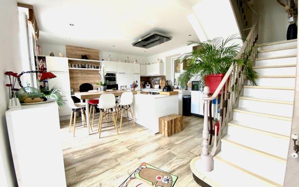Maison à vendre    4 pièces • 185 m2 Bizanos