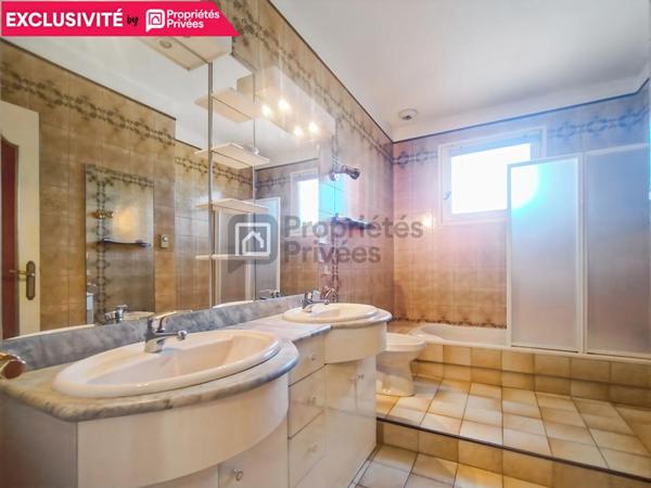 Maison plain-pied 130 m² / Terrain 3 928 m² / Combles aménageables  / Pinsaguel (31120)