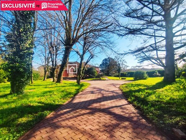 Maison plain-pied 130 m² / Terrain 3 928 m² / Combles aménageables  / Pinsaguel (31120)