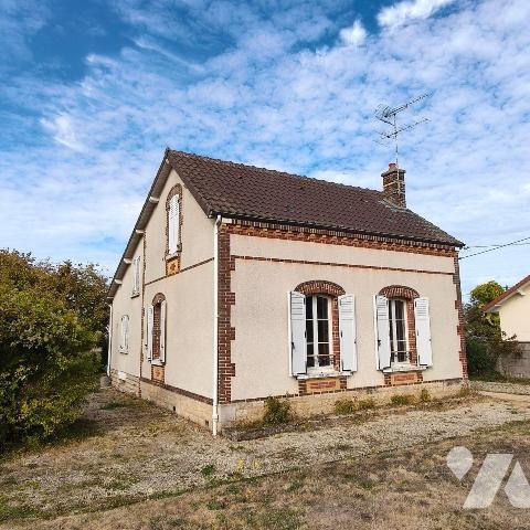 Maison à vendre à Saint-Julien-les-Villas (10800) en Aube (10)  - Maison des années 30, de type...