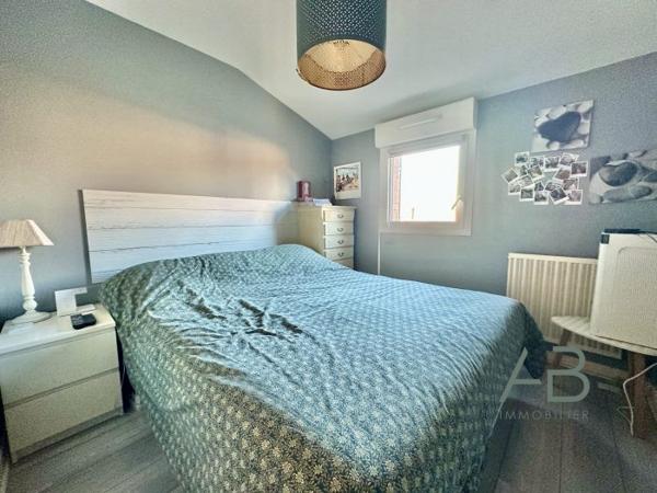 Maison mitoyenne 1 côté Templemars 92 m²