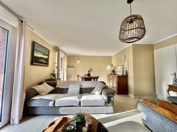 Maison mitoyenne 1 côté Templemars 92 m²