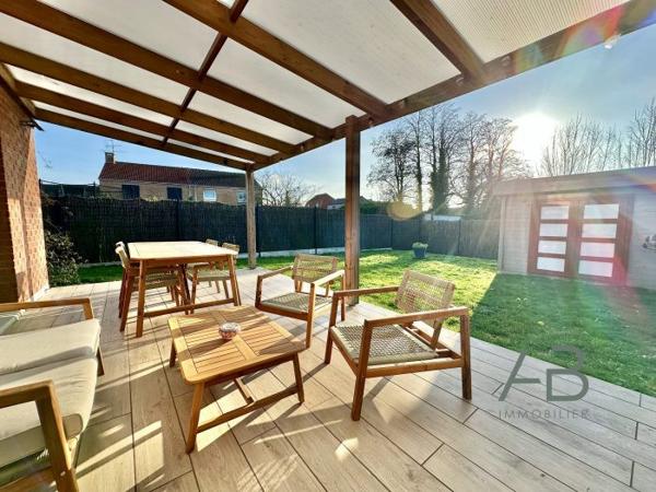 Maison mitoyenne 1 côté Templemars 92 m²