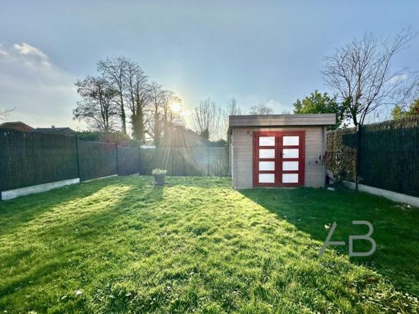 Maison mitoyenne 1 côté Templemars 92 m²