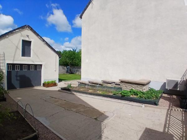 Vente                                                      Maison
                        
                     6 pièces                      122 m2                     à Cercy-la-Tour