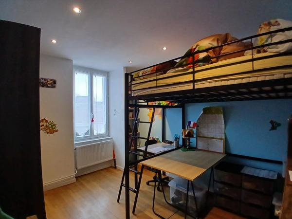 Vente                                                      Maison
                        
                     6 pièces                      122 m2                     à Cercy-la-Tour