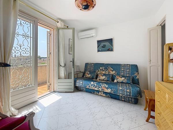 Villa 4 chambres de 150 m² sur terrain arboré de 932 m² avec grand jardin et garage