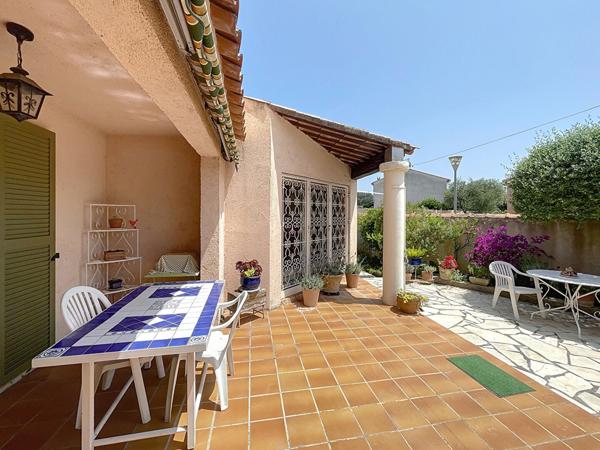 Villa 4 chambres de 150 m² sur terrain arboré de 932 m² avec grand jardin et garage