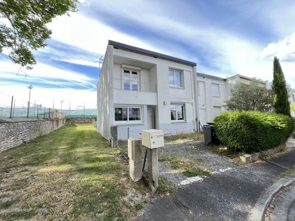 Maison à vendre 117 568 € Mehun-sur-Yèvre 5 p 79 m² DPE D