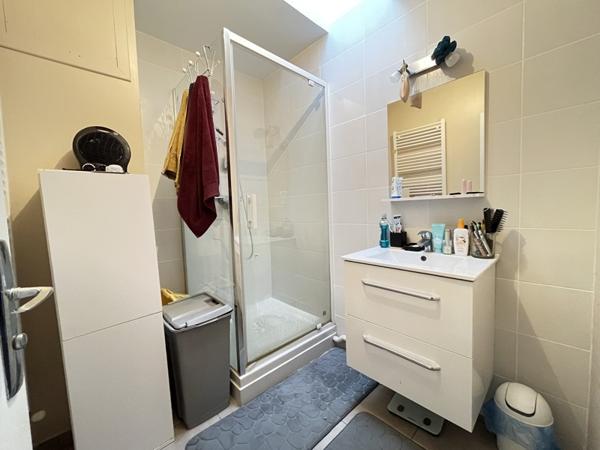 Maison à vendre 117 568 € Mehun-sur-Yèvre 5 p 79 m² DPE D