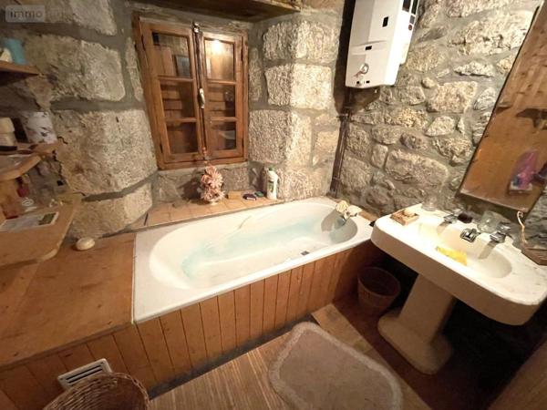 Maison à vendre à Saint-Just dans le Cantal (15320), ref : 48032-163